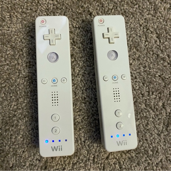 Nintendo Wii Console Bundle 2 Controllers + 2 Nunchuks + 2 Games TESTED - Picture 9 of 10